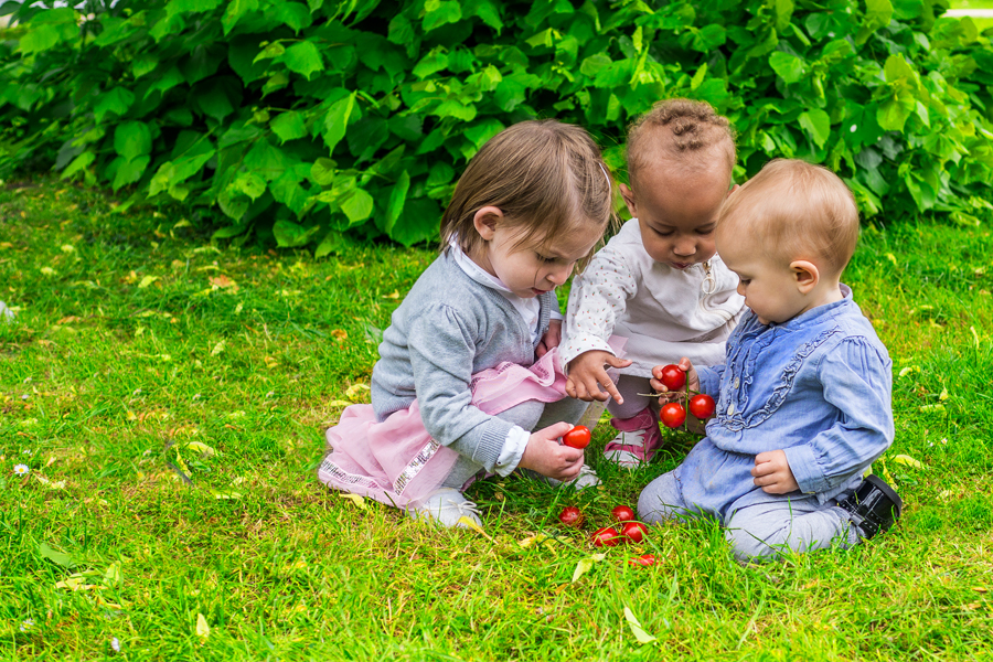 Actitivés pédagogiques inspiration Montessori pour les jeunes enfants en crèche