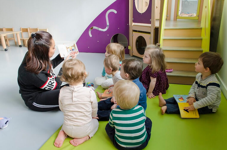 Nos méthodes d’apprentissage s’inspirent du meilleur des pédagogies Montessori, Pikler, Loczy.